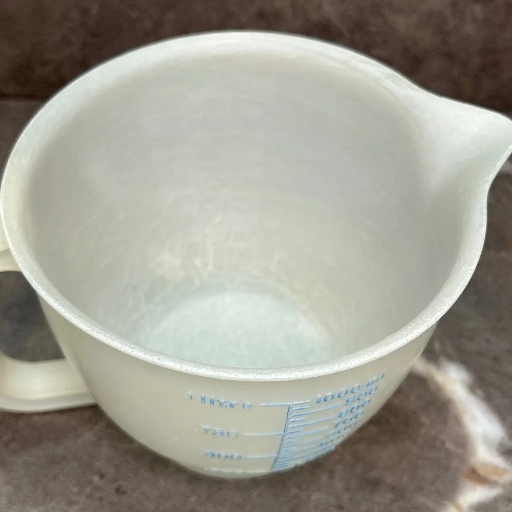 Vintage Tupperware Mix-N-Stor 1 Liter Measuring Pitcher 4 Cup 32 oz 1298-1 White